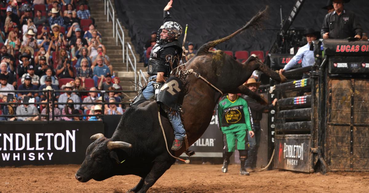 Arizona's professional bull riders team kicks off season at Roadrunner ...