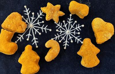 Great News 3. Seasonal dog biscuit shapes that Isla makes for her clients..jpg