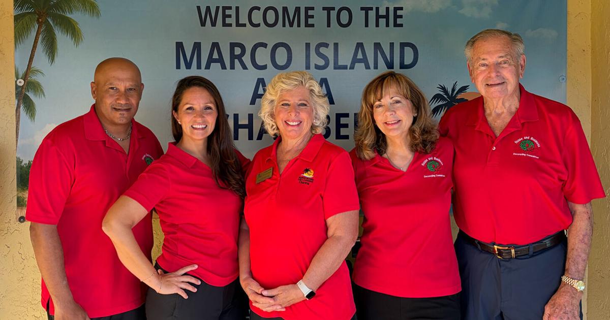 Styling Contesty Christmas Island Style Business Decorating Contest is Here! | Community ...