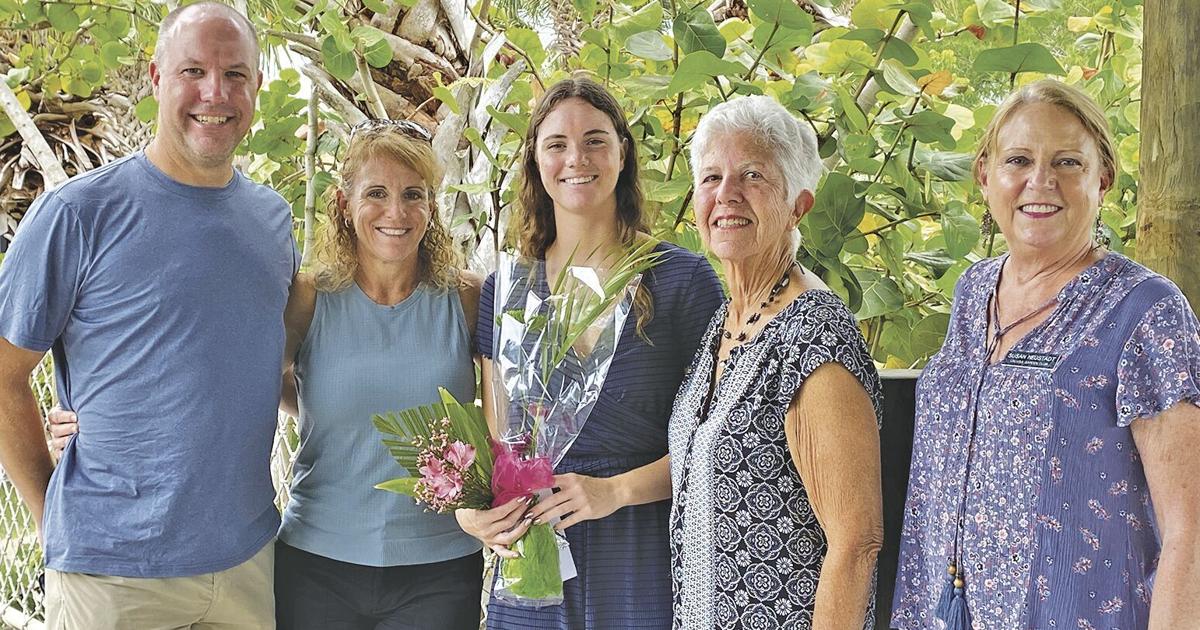 Calusa Garden Club Awards Scholarships |  Clubs And Organizations