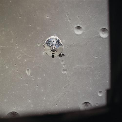 Apollo_11_CSM_photographed_from_Lunar_Module_(AS11-37-5445).tif