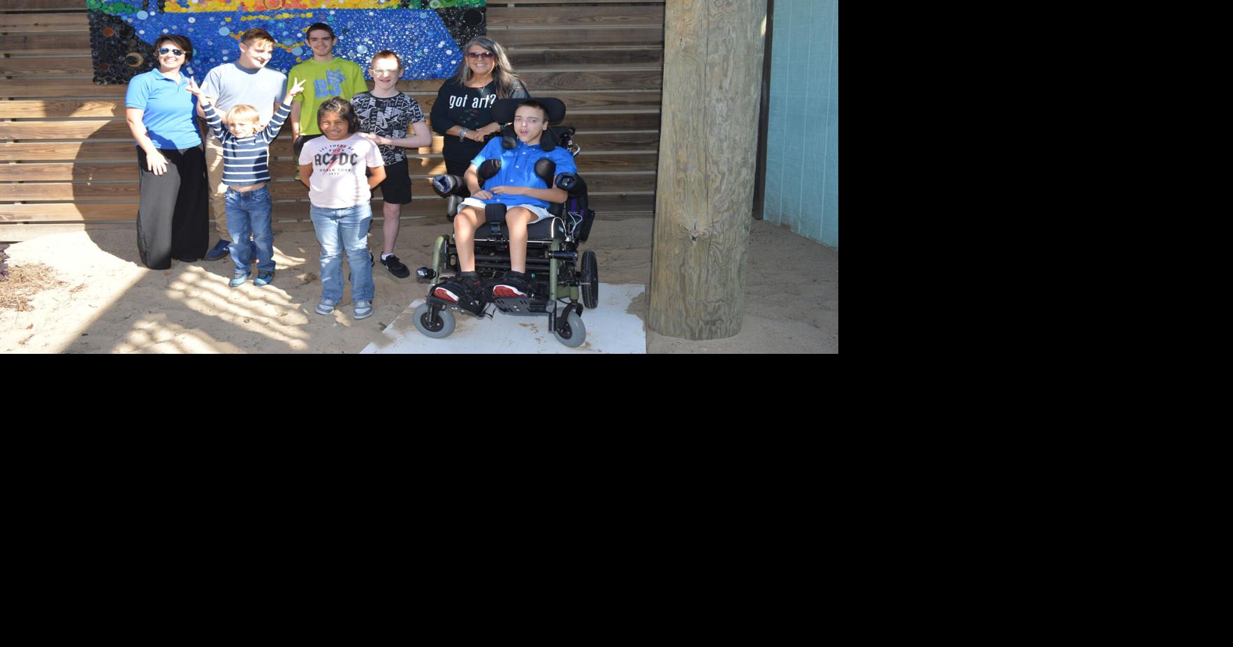 Ennis students get opportunity to visit mural at Big Chill