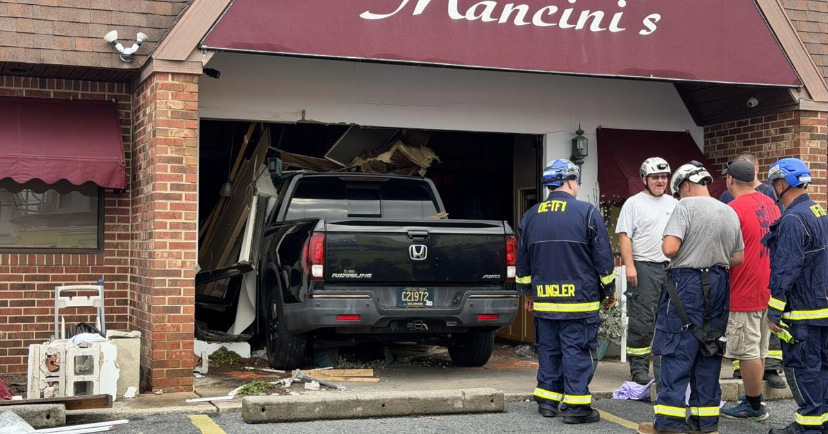 Pennsylvania woman dies after vehicle crashes into Fenwick restaurant