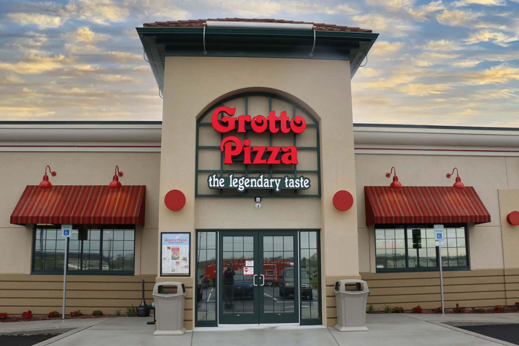 Grotto pizza store near me