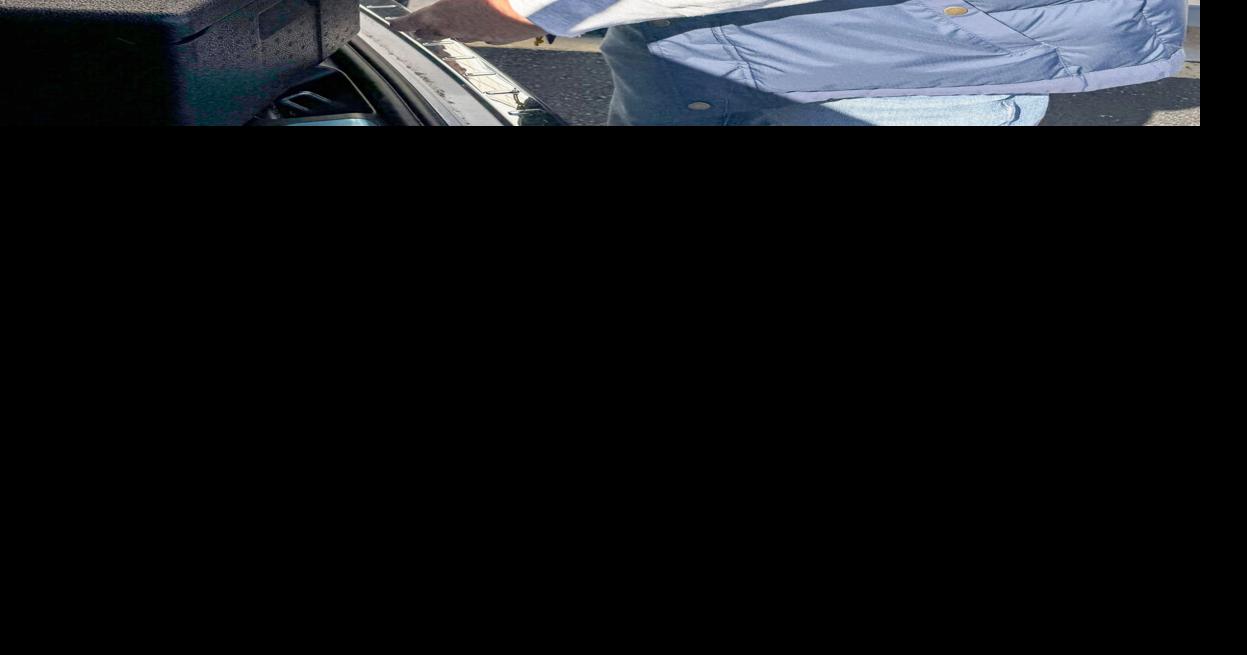 Local officials deliver Meals on Wheels in annual event