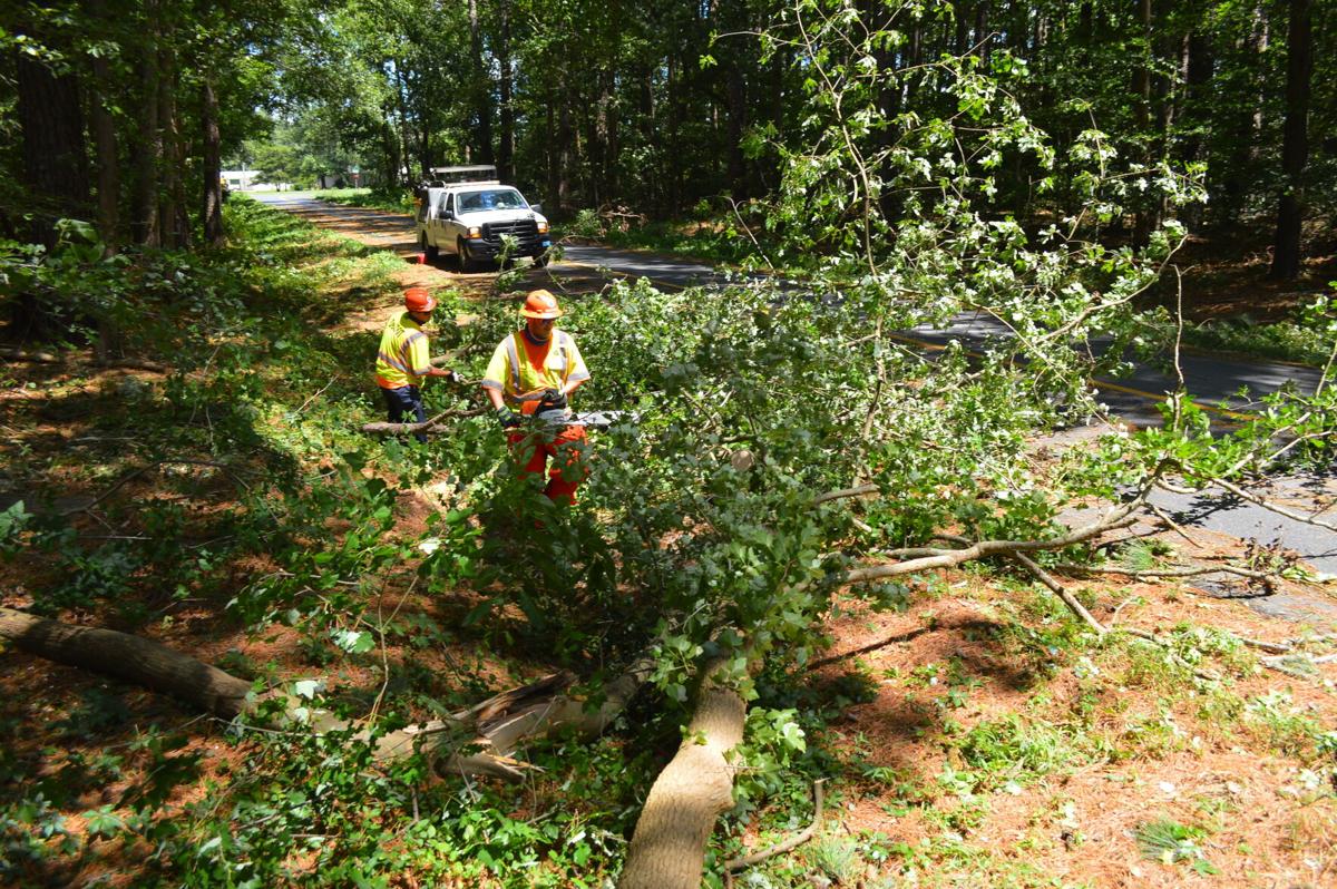 DelDOT clears road debris at Frankford