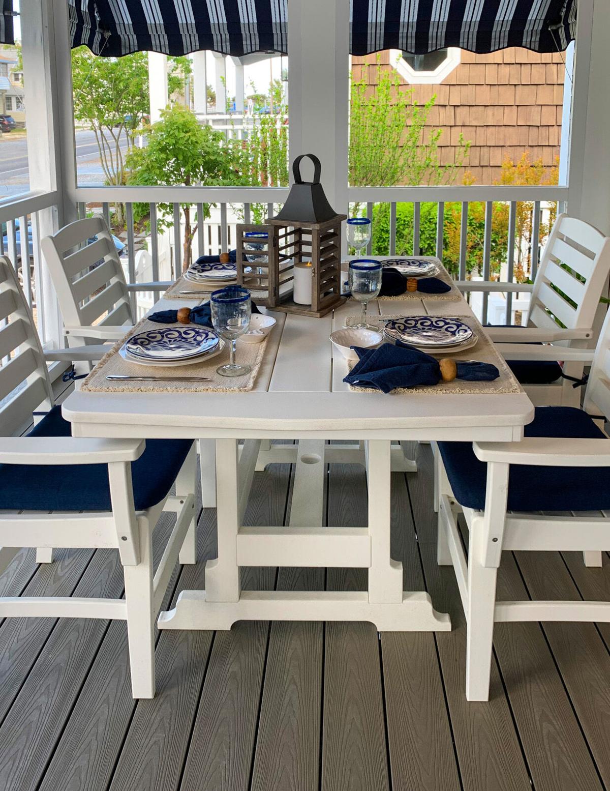 Newly restored downtown cottage with prime location