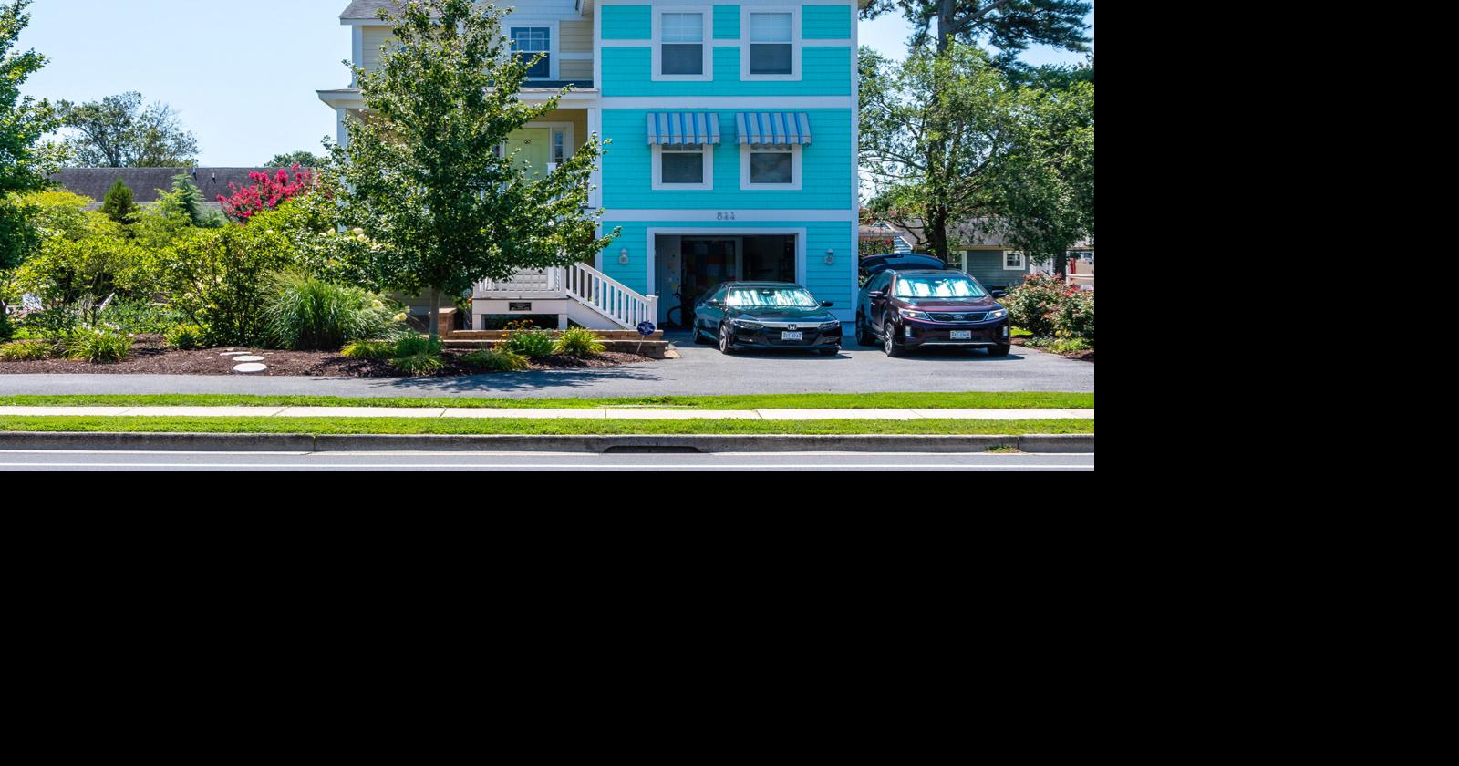 Bethany police make donation to JBH