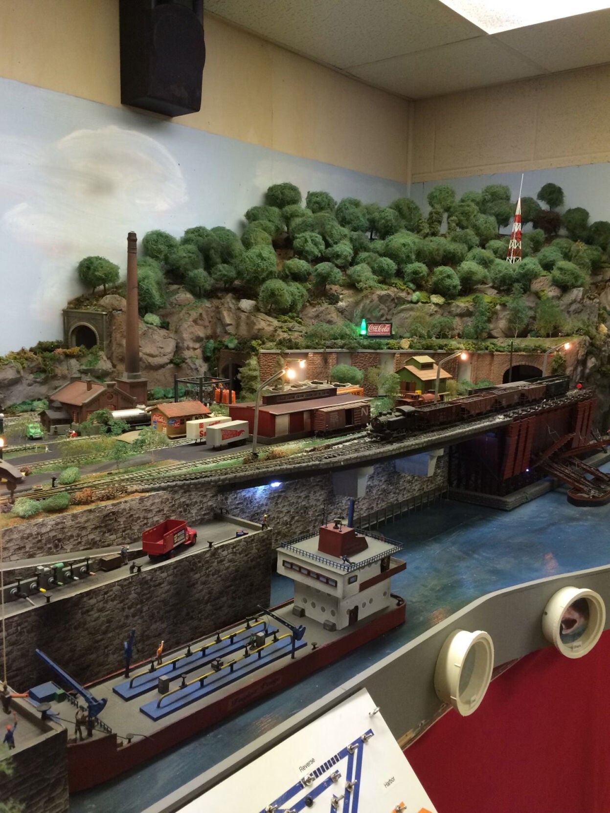 ‘Doc’ opening up his model train layout | Arts & Entertainment ...