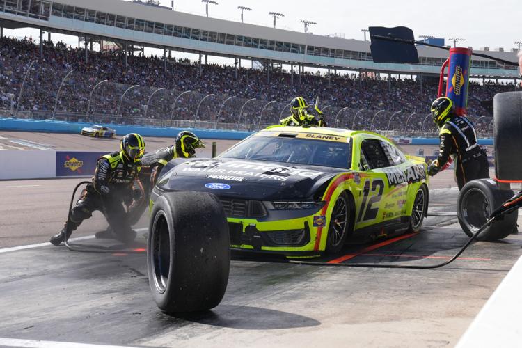 NASCAR Phoenix Auto Racing