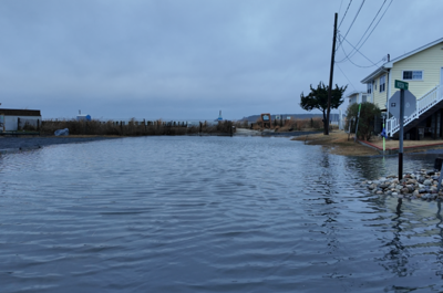 Strong winds, heavy rain impact Delaware coast, slow morning commute