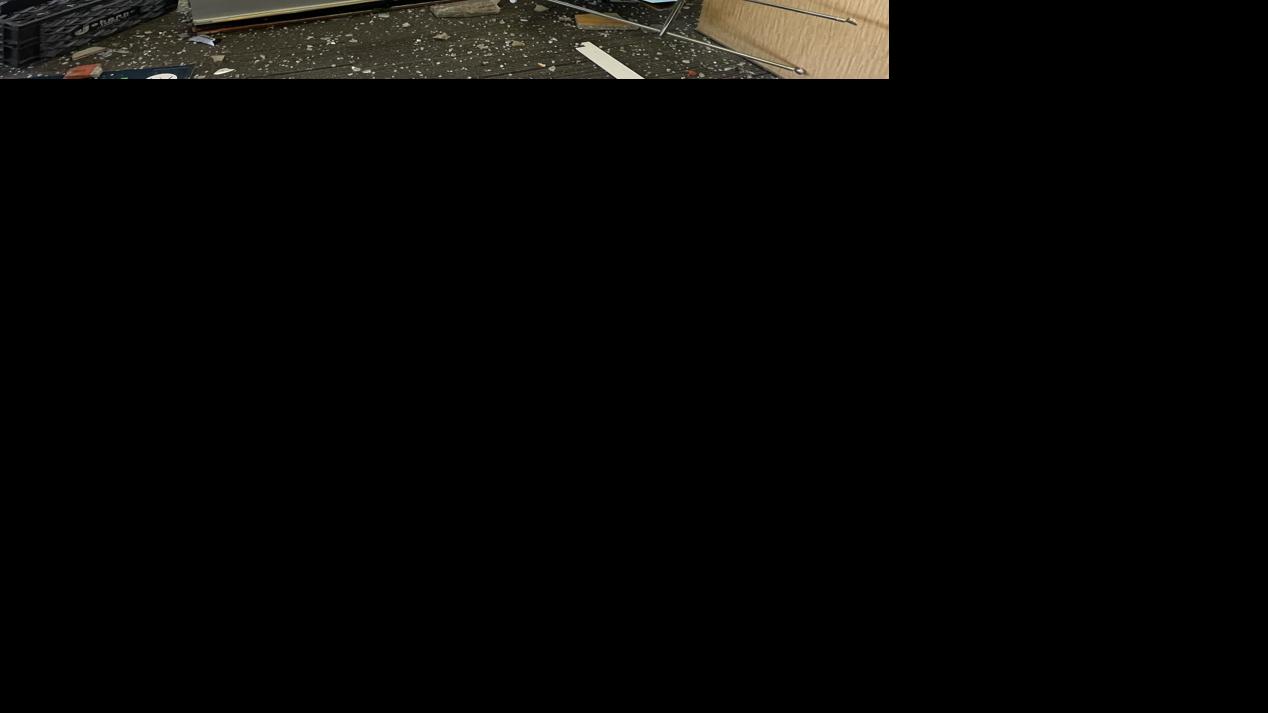 Cars crash into Cricket Wireless in Salisbury