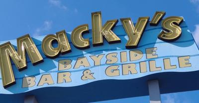 Macky's