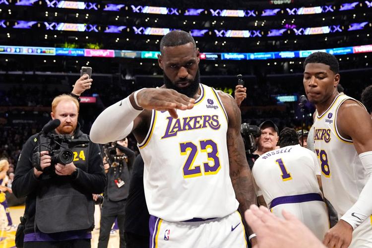 Lakers Tanter Retires Basketball