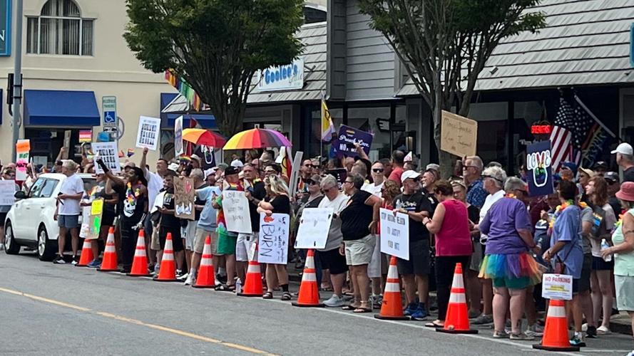 Counter protestors supporting Goolee's Grille in Rehoboth Beach