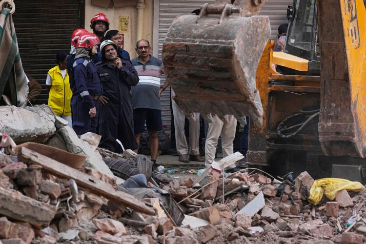 India Building Collapse