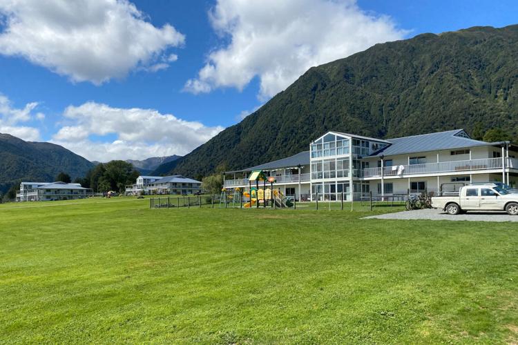 New Zealand Gloriavale Charity