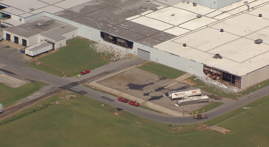 Tornado damage at the Kraft Heinz factory.