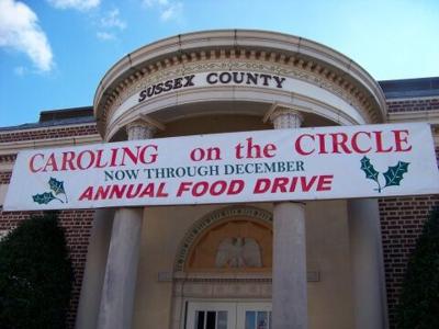 Caroling ON THE CIRCLE