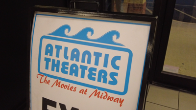 No crowds for first showings of Taylor Swift movie
