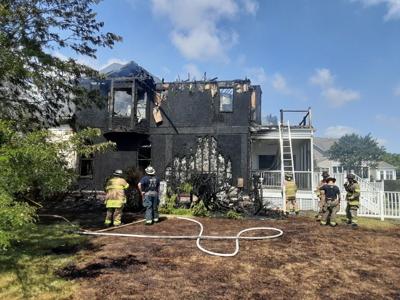Fire Breaks Out In Bethany Lakes