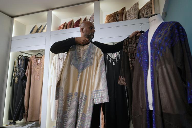 Palestinians Threads of Connection