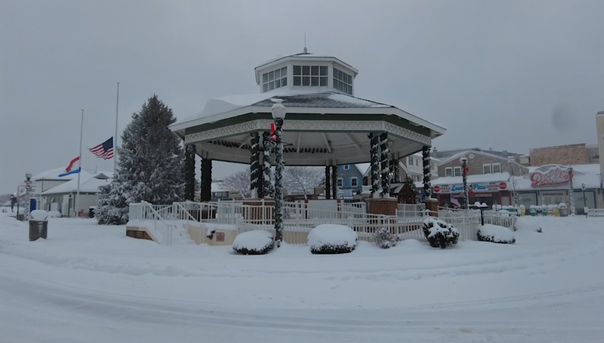 BANDSTAND SNOW.png