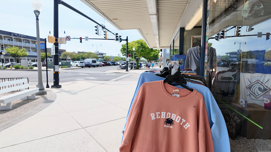 Rehoboth Sidewalk shopping