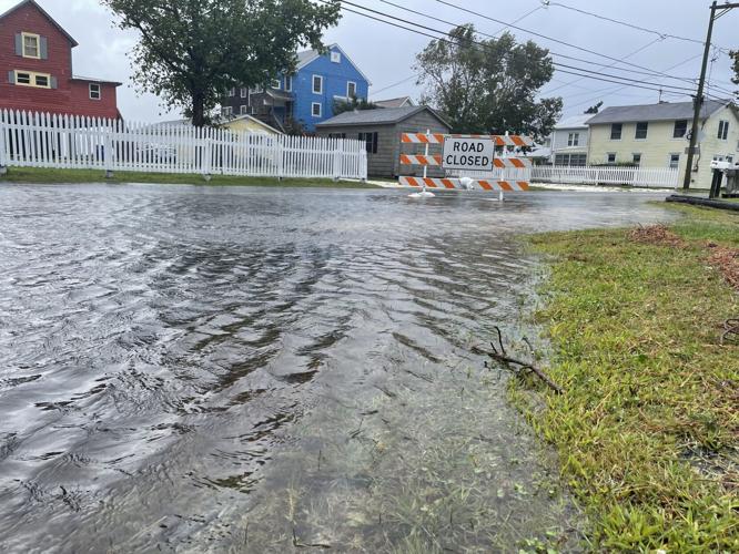 Oak Orchard road closed for flooding