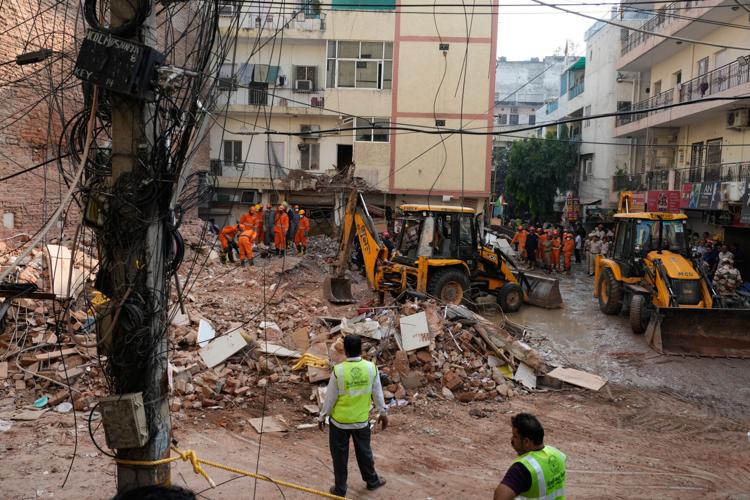 India Building Collapse