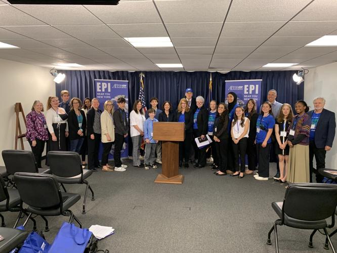 Governor Hochul Signs First-in-Nation Bill requiring top 9 allergen labelling on food that is pre-packaged on-site for sale and a Bill to Expand the Definition of Epinephrine