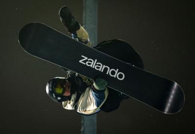 SNOWBOARDING-PANORAMA
