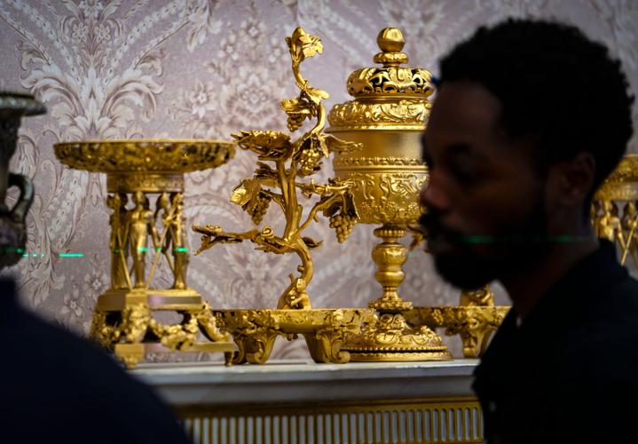 Trump Oval Office Replica
