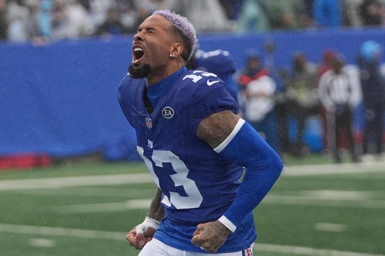 Titans Giants Football
