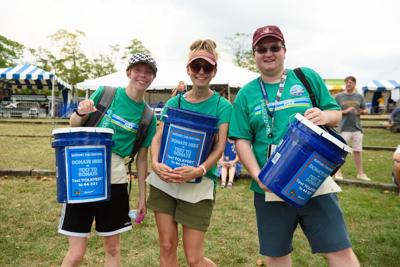 folk festival volunteers