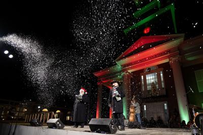 Caroling on the Circle in Georgetown