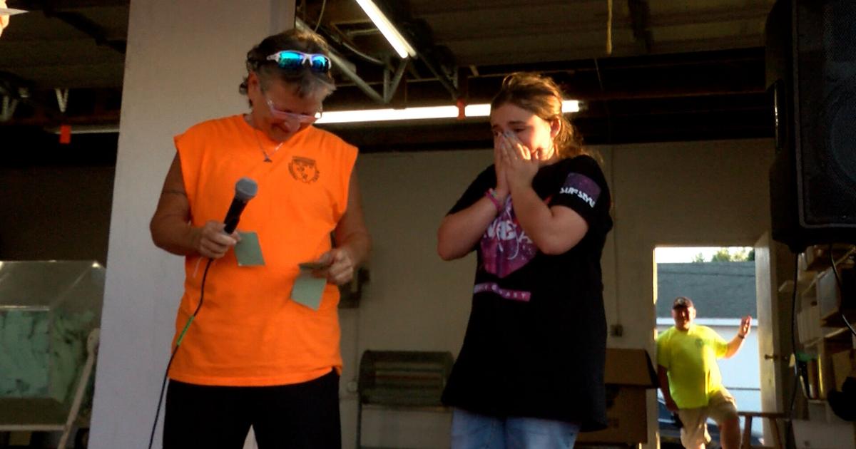 Ten-year-old girl wins King Neptune pony in Chincoteague raffle