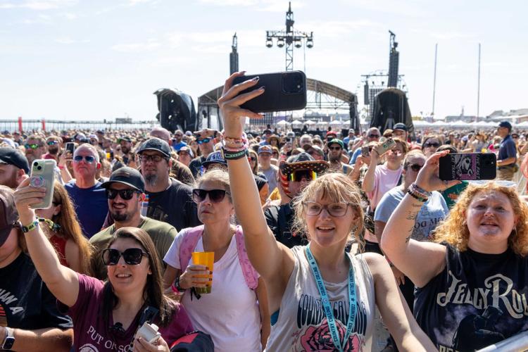 Alexandra Kay Crowd