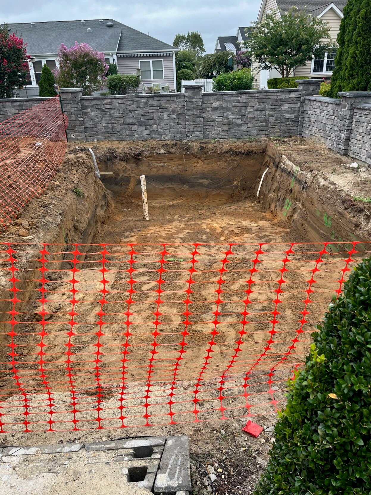 Community seeks justice: residents claim unfinished projects and lost savings with a local landscaping business