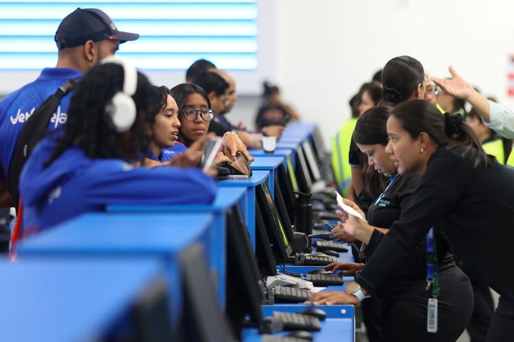 Venezuela Airport Reopens