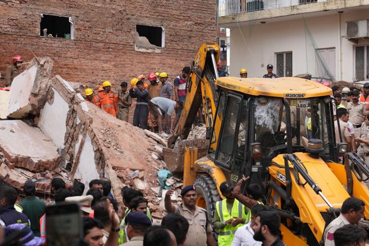 India Building Collapse