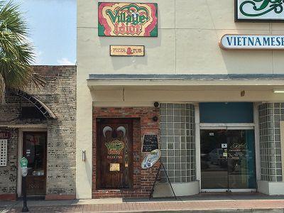 Village Idiot Celebrates 25 Years In Five Points Business Coladaily Com The village idiots celebrated the 32nd year of the moose with a bar crawl in hoboken. village idiot celebrates 25 years in