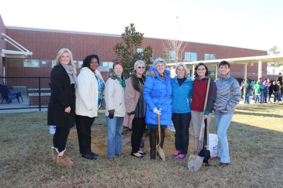 Catawba Trail Elementary School Celebrates Arbor Day With A Tree Planting Education Coladaily Com