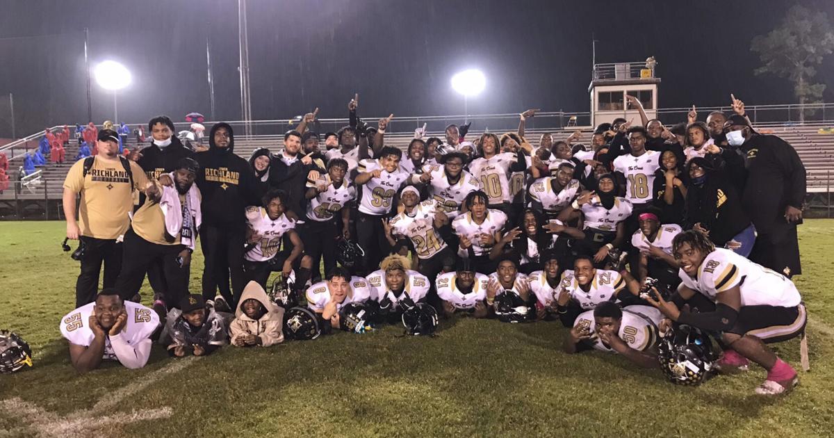 High school football roundup Lower Richland, Camden clinch region