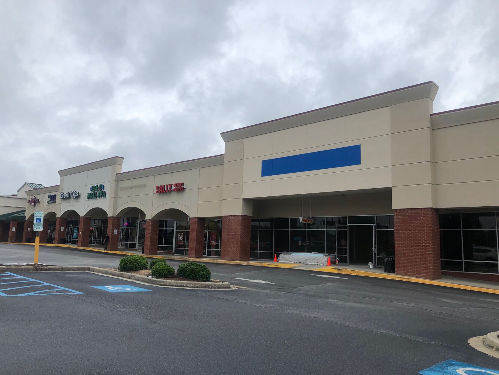 Five Below opening in former Lexington DressBarn location Business coladaily