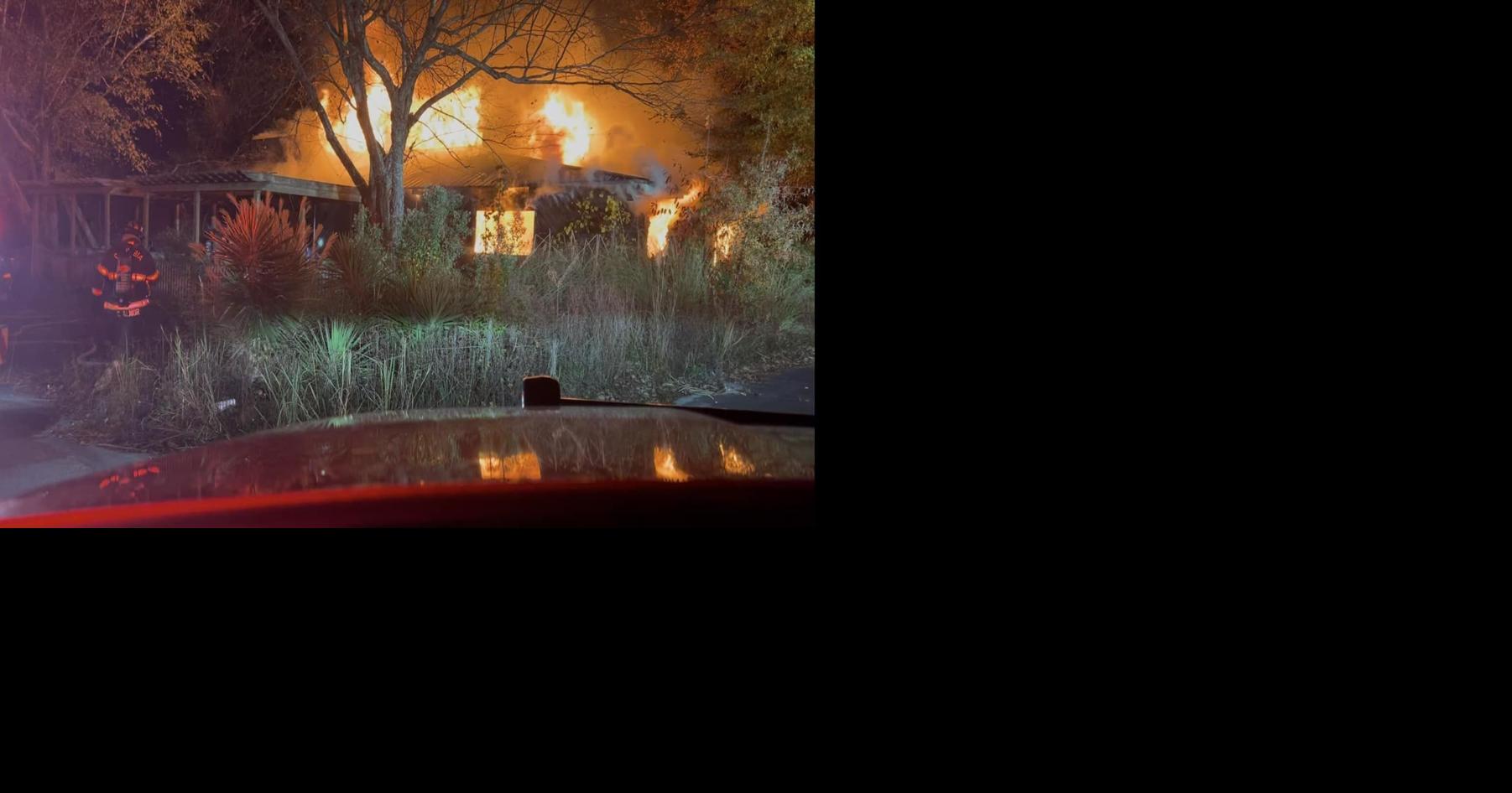 Fire destroys abandoned restaurant | Communities | coladaily.com