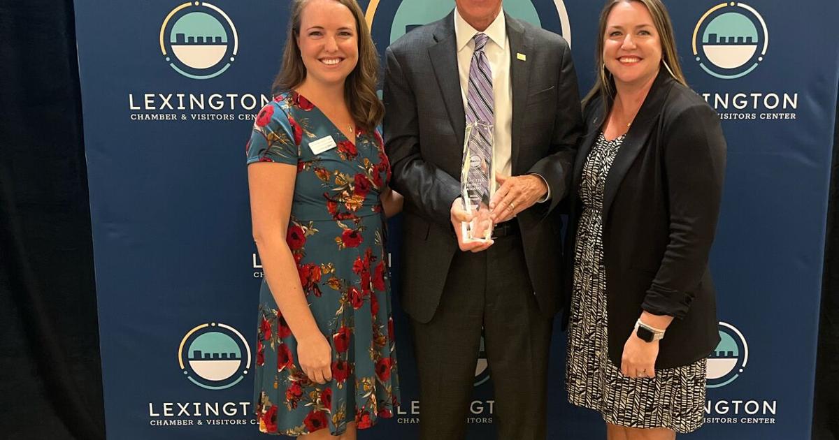 Lexington Chamber honors First Community Bank CEO Mike Crapps