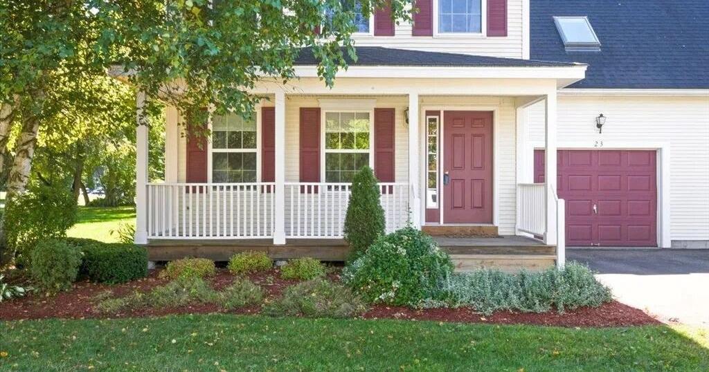 Home tour of the week: A sweet Colchester townhome priced at $524,900