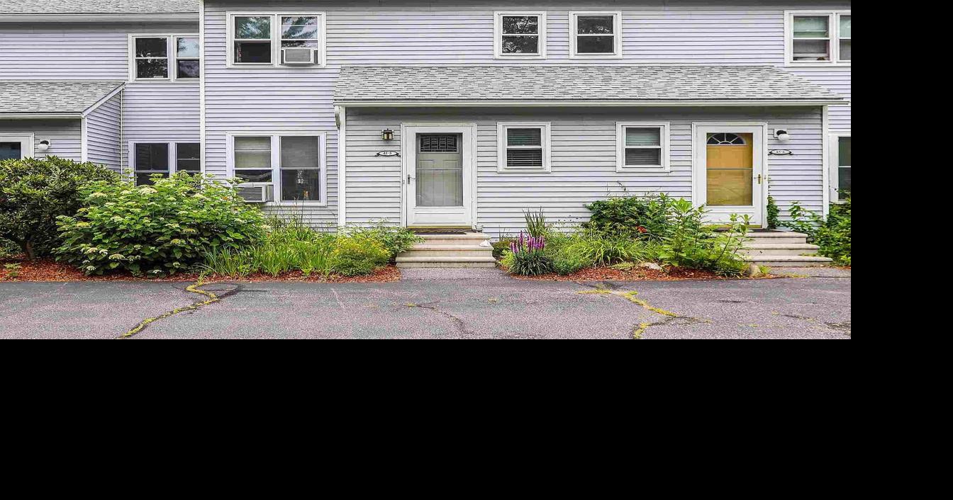 This Colchester condo is in a great location and has a spacious