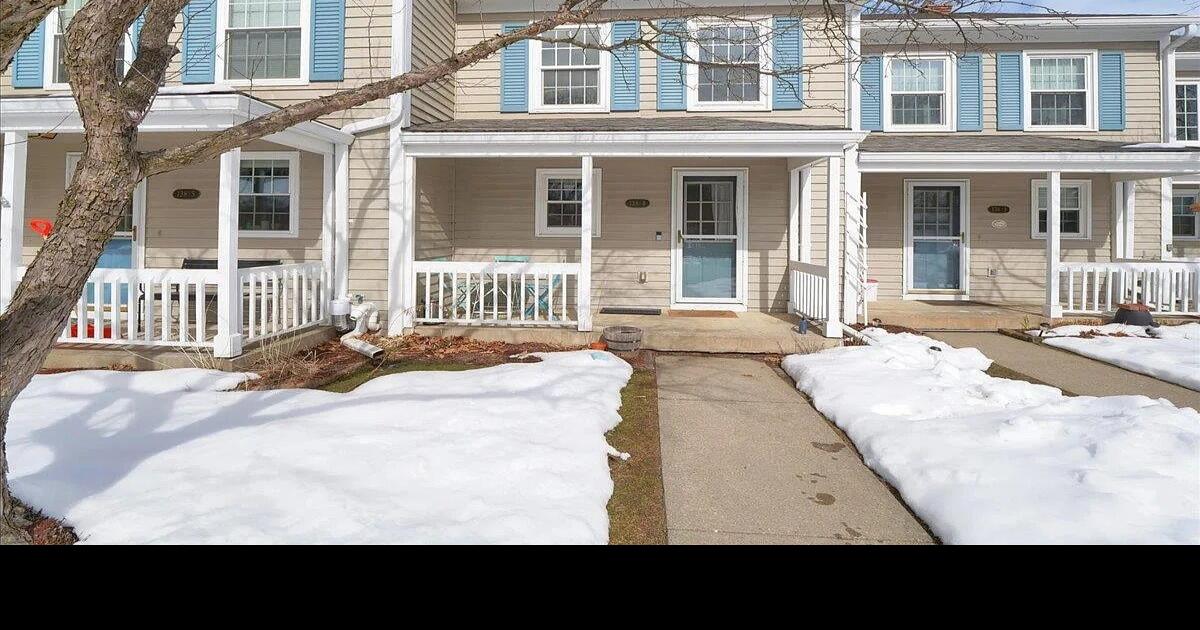 Home tour of the week A colchester condo with a detached one car garage and a neighborhood pool